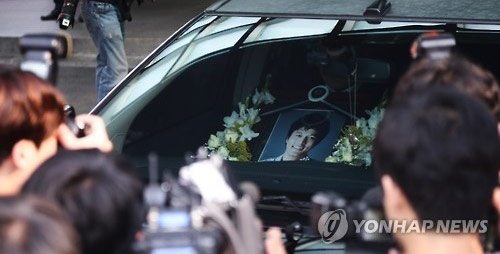 Người thân khóc nấc trong đám tang sao “Tối nay ăn gì” - 8