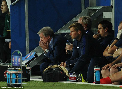 ĐT Anh: Roy Hodgson từ chức, chuyên gia chê bai thậm tệ - 1