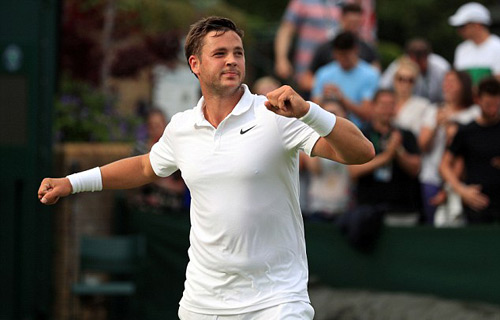 Wimbledon: Tay vợt vô danh "đổi đời" nhờ người yêu - 1