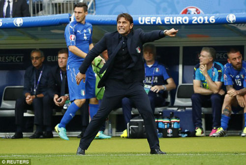 Ảnh đẹp Euro 28/6: Vũ điệu Conte và nụ hôn Iceland - 9