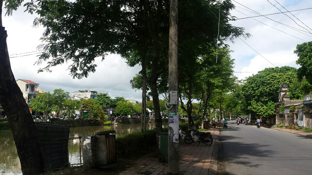 Tin mới vụ nữ sinh chết khi đi vệ sinh dưới cột điện - 2