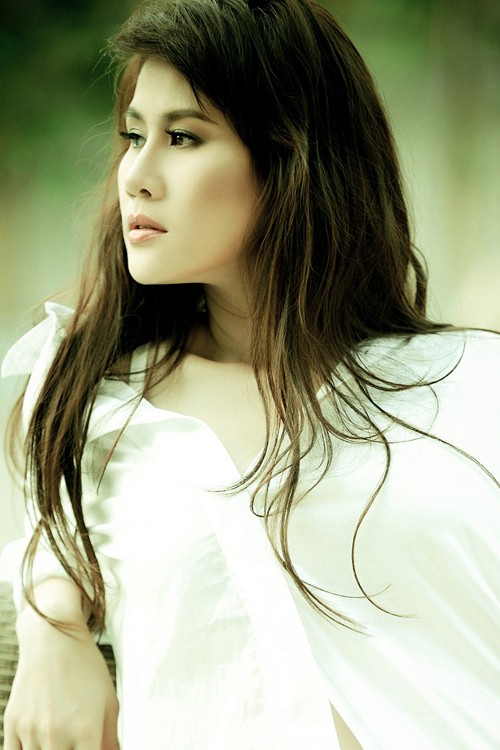 Lý do nữ diễn viên xinh đẹp bị đánh, ném đá ngoài đời - 3