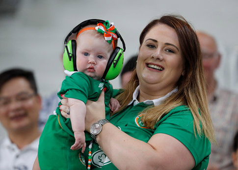 Chân dung cô nàng khiến cả trăm fan Ireland mê mệt - 1