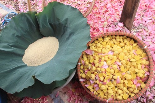 Trà cổ Hà Nội 7 triệu đồng/kg ướp từ 1200 bông hoa sen - 7