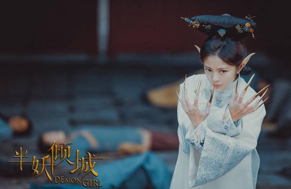 Xuất hiện yêu nữ đẹp nhất màn ảnh - 1