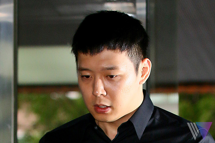 Park Yoochun lần đầu xuất hiện sau scandal cưỡng dâm - 1