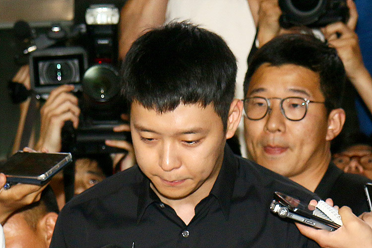 Park Yoochun lần đầu xuất hiện sau scandal cưỡng dâm - 7