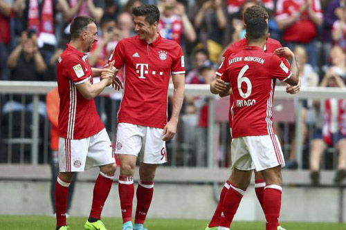 Bayern Munich - Augsburg: Buổi tối kinh hoàng - 1