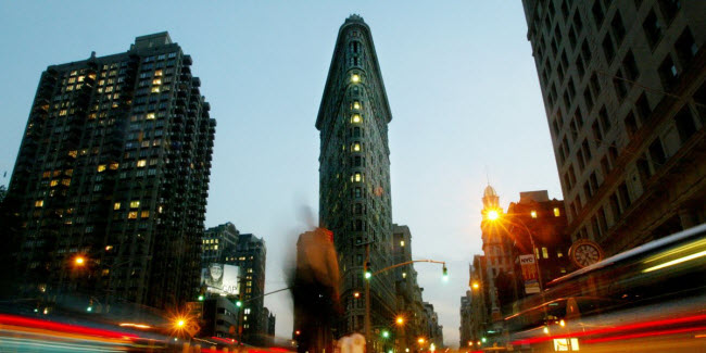 Flatiron Building ở thành phố New York là một trong những tòa nhà chọc trời đầu tiên trên thế giới.