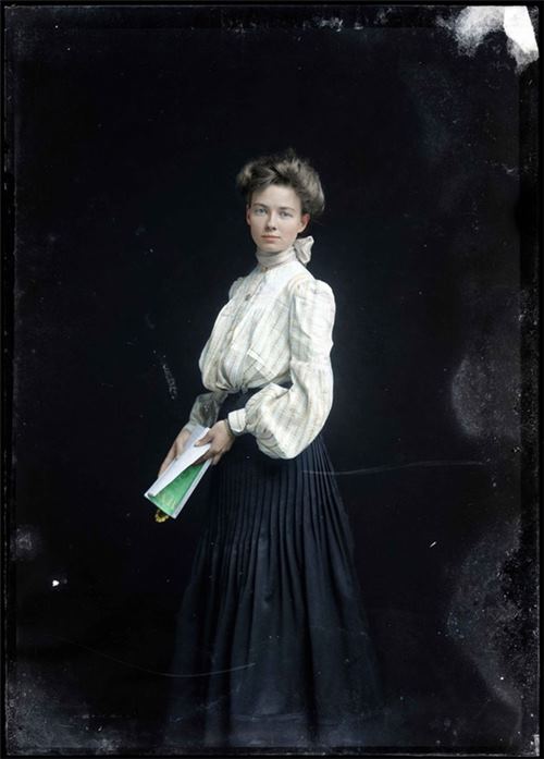 Bất ngờ trước gu ăn mặc "chất chơi" của phụ nữ 100 năm trước - 4