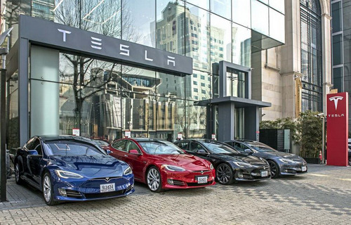 Mê mệt xe Tesla, chấp nhận xếp hàng 6 tháng để lái thử - 2