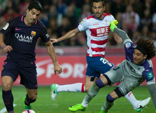 Granada - Barcelona: Thẻ đỏ, phản lưới nhà và kỷ lục - 1