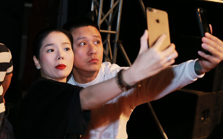 Loạt sao Việt "khủng" bị khui khoảnh khắc sống ảo - 4