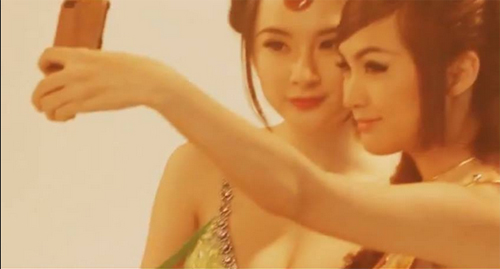 Loạt sao Việt "khủng" bị khui khoảnh khắc sống ảo - 12