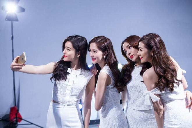 Loạt sao Việt "khủng" bị khui khoảnh khắc sống ảo - 10