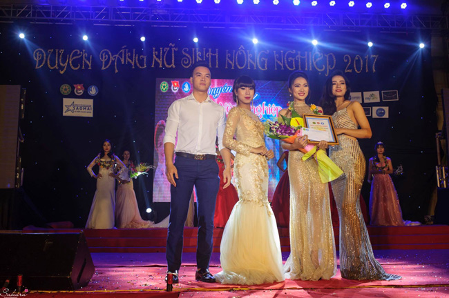 Trong đêm chung kết diễn ra vào ngày 1/4 vừa qua, Ngọc Nữ xuất sắc giành ngôi vị Á khôi và giải "Thí sinh được yêu thích nhất". 