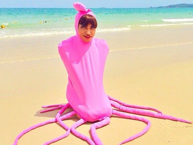 “Yêu” 28 lần/ngày đã là gì, showbiz Thái còn nhiều điều sốc hơn thế - 6