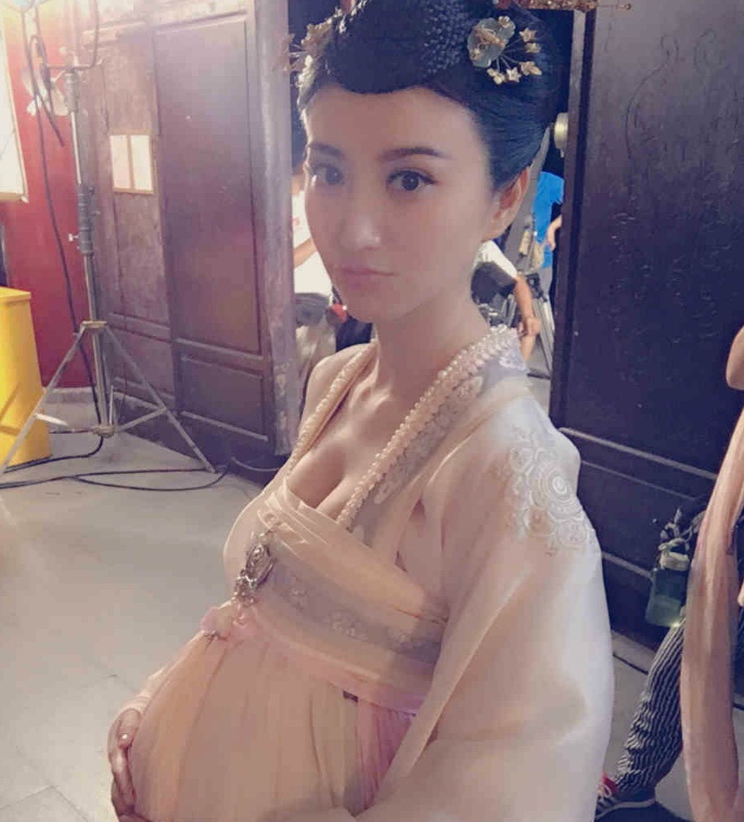 Phim của mỹ nhân "Kong" bị xử lý vì lộ phần nhạy cảm - 7