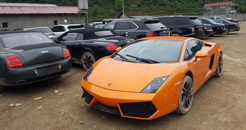 Dàn siêu xe phủ bụi chỏng chơ ở Cao Bằng - 6