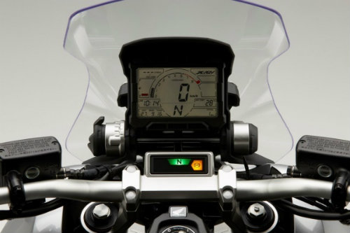 Chọn xe ga mới Honda X-ADV hay Yamaha T-Max? - 4