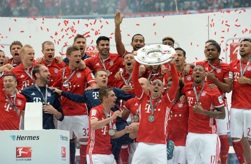 Bayern gây sốc với Bale: Hạ gục Pogba, lập kỷ lục mới - 1