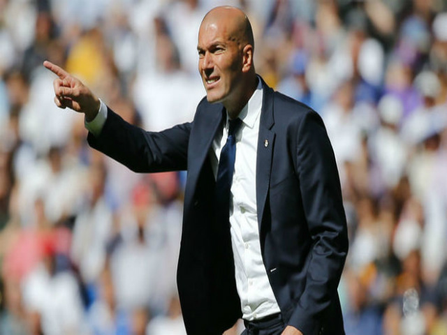 Zidane cải tổ hàng công: Cần loại Ronaldo, tìm công thức mới
