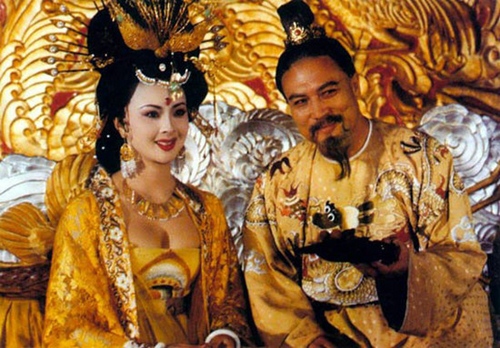 Mỹ nữ hở bạo trước triệu người: Phạm Băng Băng chưa phải số 1! - 4