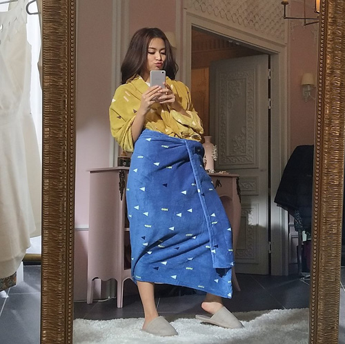 Táo bạo trên sân khấu nhưng ai cũng choáng khi thấy Hoàng Thùy Linh ở nhà - 13