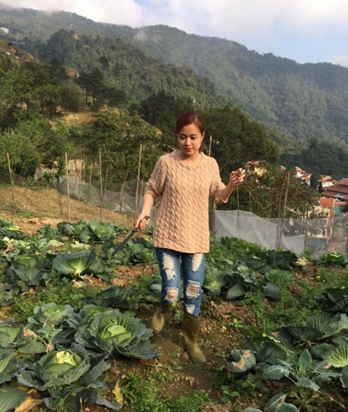 Táo bạo trên sân khấu nhưng ai cũng choáng khi thấy Hoàng Thùy Linh ở nhà - 9