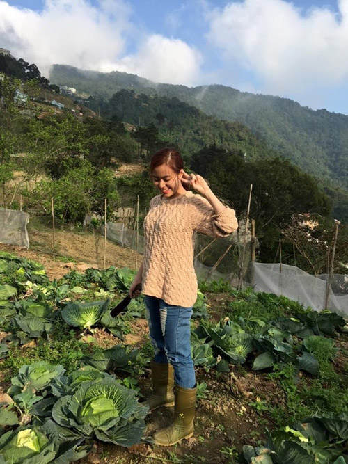 Táo bạo trên sân khấu nhưng ai cũng choáng khi thấy Hoàng Thùy Linh ở nhà - 10