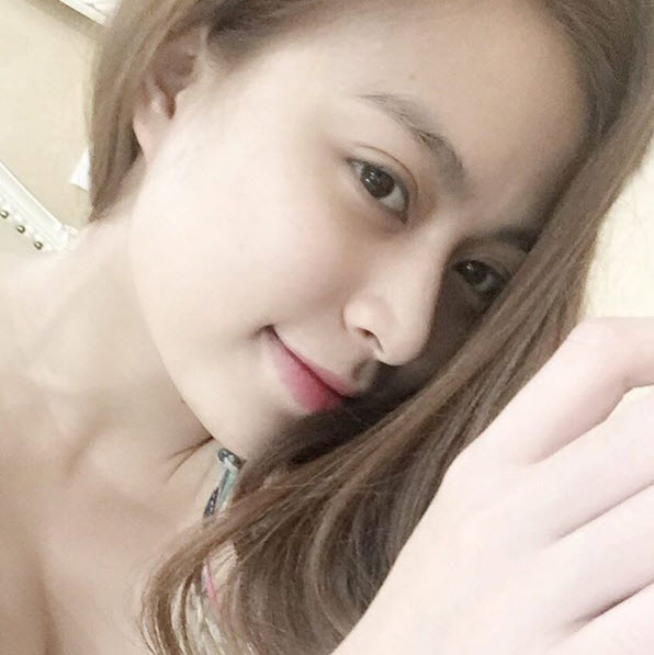 Táo bạo trên sân khấu nhưng ai cũng choáng khi thấy Hoàng Thùy Linh ở nhà - 14