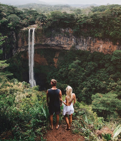 Cặp đôi kiếm cả trăm triệu dễ như chơi nhờ đăng ảnh sống ảo - 9