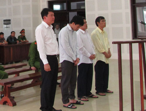 Vụ chìm tàu trên sông Hàn: Gần 30 năm tù cho 4 bị cáo - 1