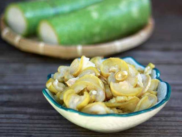 Cách làm bầu ngâm chua để dành nấu canh, kho thịt - 3