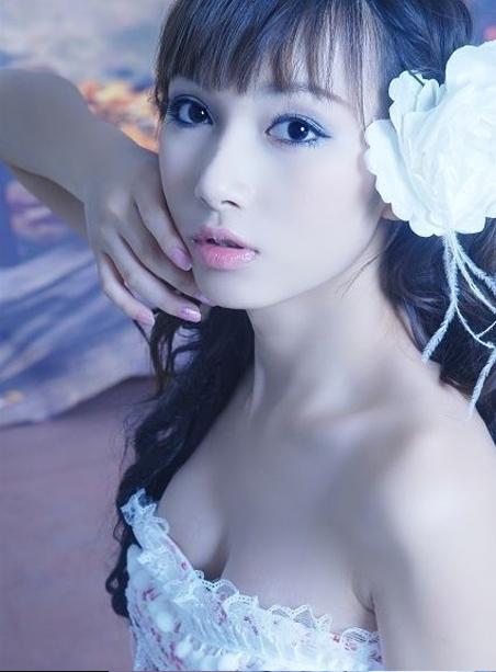 Không thể tin nổi những người đẹp này lại là đàn ông - 11