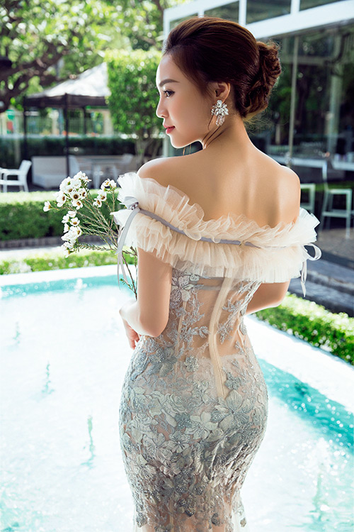 Cám Lan Ngọc và tuyệt chiêu mix đồ cho nàng dáng mỏng - 3