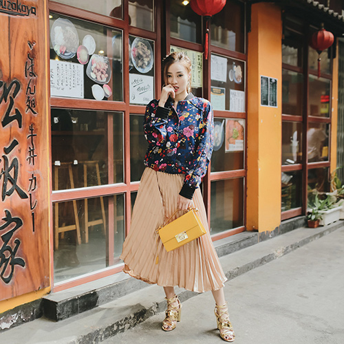 Cám Lan Ngọc và tuyệt chiêu mix đồ cho nàng dáng mỏng - 9