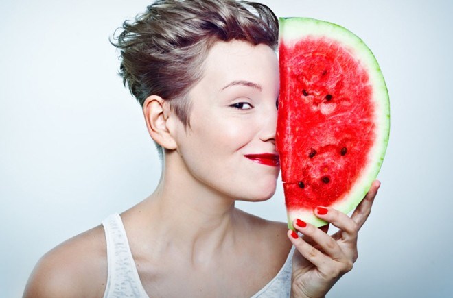 Trắc nghiệm: Cách ăn dưa hấu thể hiện sự nhẫn nại của bạn - 1