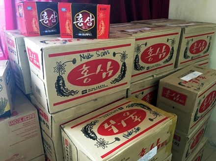 Tạm giữ 71 thùng mỹ phẩm không rõ nguồn gốc, giá… trên trời - 2