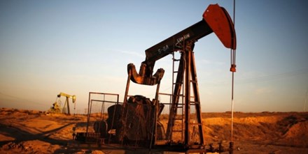 Giá dầu tăng vọt sau vụ Mỹ nã tên lửa vào Syria - 1