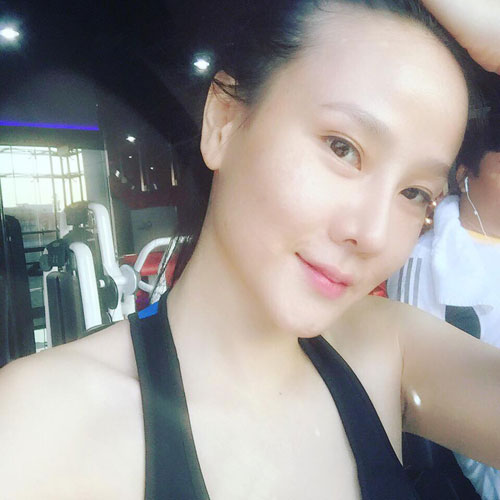 Gái 2 con nóng bỏng tập gym: Elly Trần, Jennifer Phạm gây choáng - 9