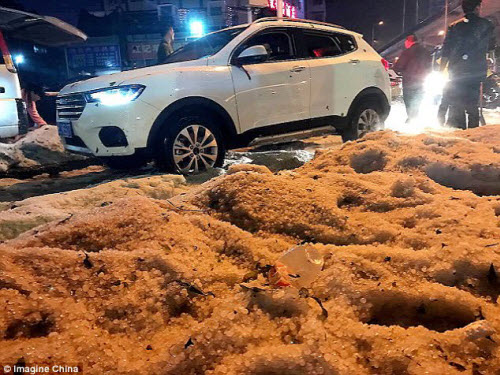 Mưa đá to khủng khiếp ở Trung Quốc - 4