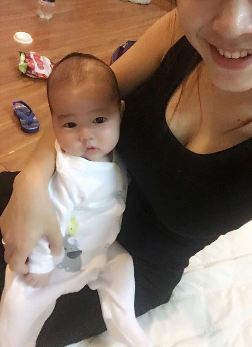 Mỹ nhân Việt vừa sinh con đã có bụng phẳng lỳ đẹp miễn chê - 1