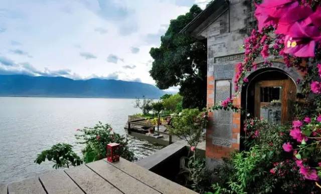 Choáng ngợp biệt thự của "ác nữ" đẹp nhất màn ảnh - 3