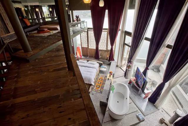 Choáng ngợp biệt thự của "ác nữ" đẹp nhất màn ảnh - 11