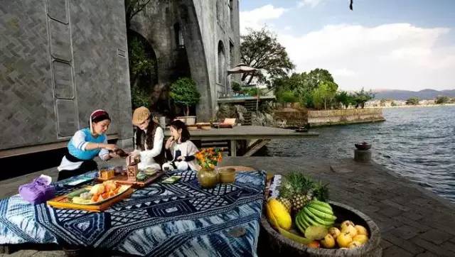 Choáng ngợp biệt thự của "ác nữ" đẹp nhất màn ảnh - 2