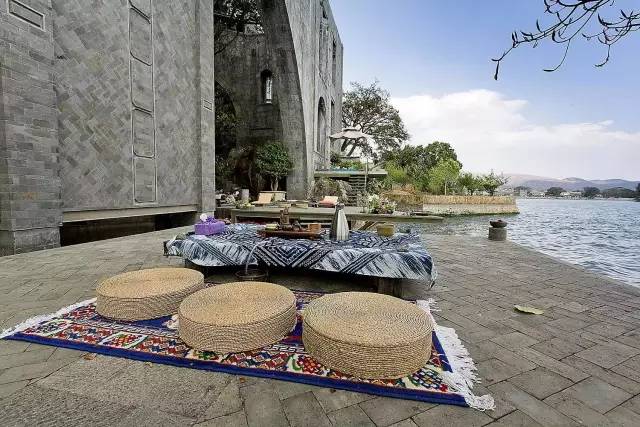 Choáng ngợp biệt thự của "ác nữ" đẹp nhất màn ảnh - 8