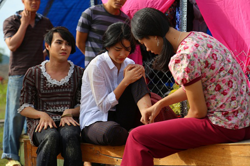 Mỹ nhân bầm dập vì đóng phim: Elly Trần chưa chắc "lỳ đòn" nhất! - 11