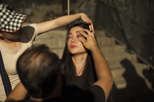 Mỹ nhân bầm dập vì đóng phim: Elly Trần chưa chắc "lỳ đòn" nhất! - 13