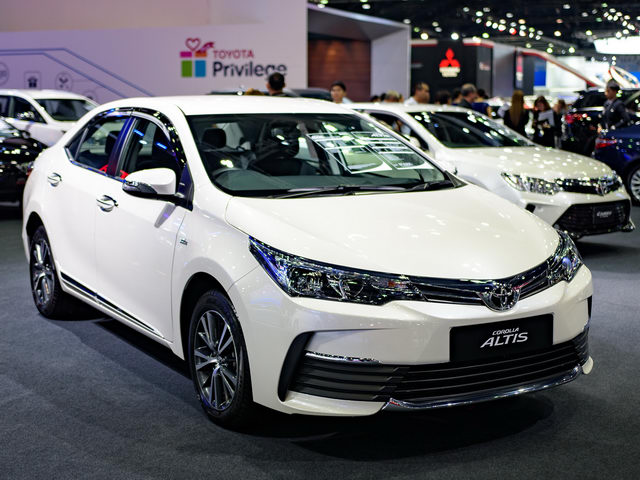 Toyota Altis 2017 giá 600 triệu đồng có gì mới? - 1
